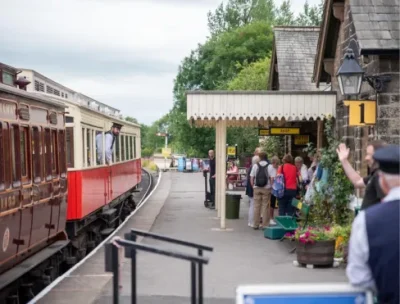 Harrogate & Afternoon Tea on a Steam Train - Image 5