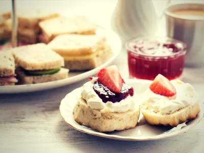 Harrogate & Afternoon Tea on a Steam Train